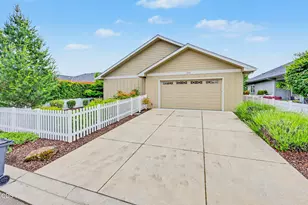 430 Bridge Creek Dr, Central Point, OR 97502 - Photo 13