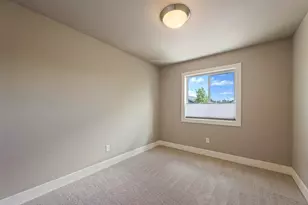 61070 SE Sydney Harbor Dr, Bend, OR 97702 - Photo 29
