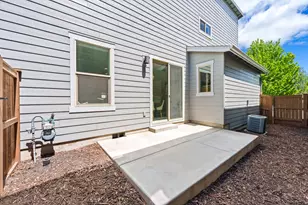 61070 SE Sydney Harbor Dr, Bend, OR 97702 - Photo 33