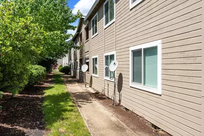 1988 Skypark, Medford, OR 97504 - Photo 11