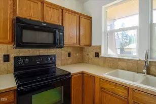 61095 Honkers Ct, Bend, OR 97702 - Photo 9