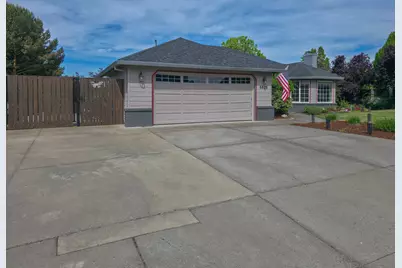 5625 Cherry Lane, Medford, OR 97504 - Photo 37