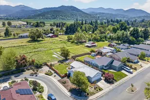 124 Samuel Ln, Phoenix, OR 97535 - Photo 39