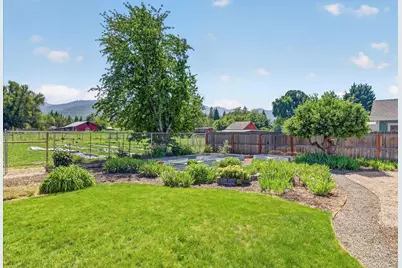 124 Samuel Lane, Phoenix, OR 97535 - Photo 33