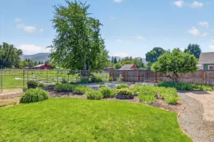 124 Samuel Ln, Phoenix, OR 97535 - Photo 33