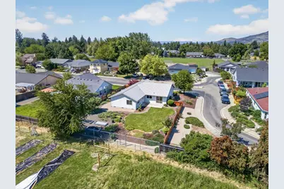 124 Samuel Lane, Phoenix, OR 97535 - Photo 3