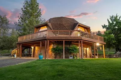 226 Entrada Drive, Eagle Point, OR 97524 - Photo 1