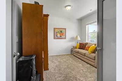 1487 Flower Street, Medford, OR 97504 - Photo 17
