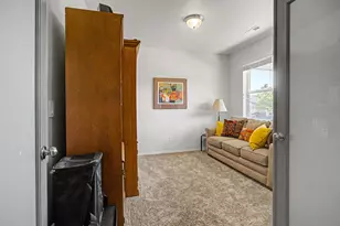 1487 Flower St, Medford, OR 97504 - Photo 17
