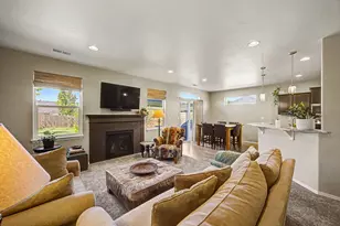 1487 Flower St, Medford, OR 97504 - Photo 3