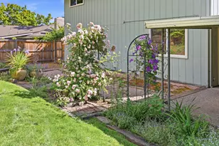 533 N Wexford Cir, Medford, OR 97504 - Photo 49
