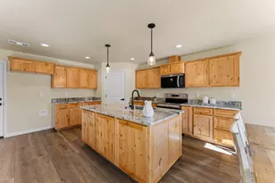 171 SE Champagne Ct, Grants Pass, OR 97527 - Photo 7