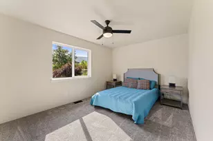 171 SE Champagne Ct, Grants Pass, OR 97527 - Photo 19