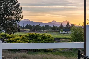 61885 Ward Rd, Bend, OR 97702 - Photo 3