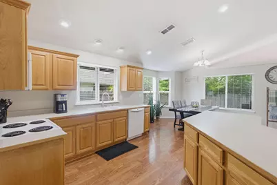 1340 George Tweed Boulevard, Grants Pass, OR 97527 - Photo 7