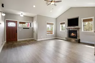 3687 SW 35th St, Redmond, OR 97756 - Photo 7