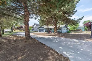20676 Morningstar Dr, Bend, OR 97701 - Photo 37