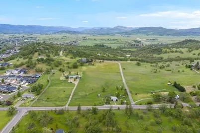 963 Stevens Road, Eagle Point, OR 97524 - Photo 5