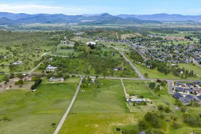 963 Stevens Road, Eagle Point, OR 97524 - Photo 9