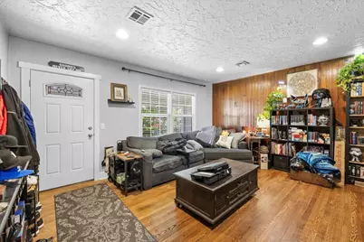 441 N 1st Street, Central Point, OR 97502 - Photo 3