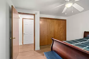 566 Village Dr, Central Point, OR 97502 - Photo 17