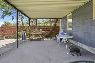876 W Stewart Ave, Medford, OR 97501 - Photo 21