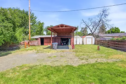 876 W Stewart Avenue, Medford, OR 97501 - Photo 23