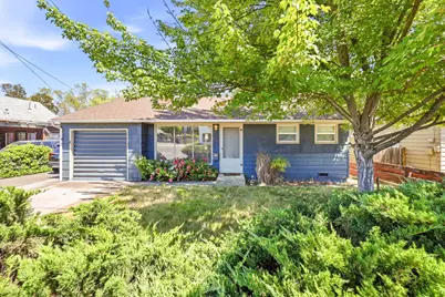 876 W Stewart Avenue, Medford, OR 97501 - Photo 1