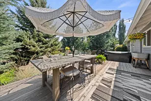 61400 SW Blakely Rd, Bend, OR 97702 - Photo 39