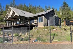 693 Ironwood Dr, Eagle Point, OR 97524 - Photo 5