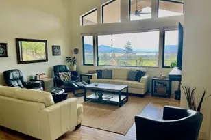693 Ironwood Dr, Eagle Point, OR 97524 - Photo 23