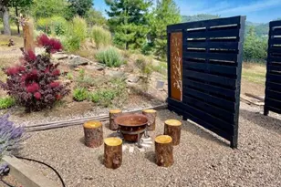 693 Ironwood Dr, Eagle Point, OR 97524 - Photo 9