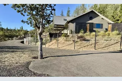 693 Ironwood Drive, Eagle Point, OR 97524 - Photo 37