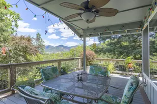 178 Bluebell Ln, Grants Pass, OR 97527 - Photo 1