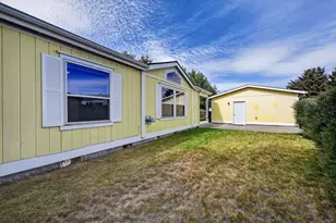 826 NE Shoshone Dr, Redmond, OR 97756 - Photo 29