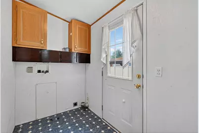 826 NE Shoshone Drive, Redmond, OR 97756 - Photo 9