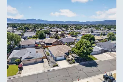 2618 Rabun Way, Central Point, OR 97502 - Photo 3