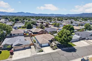2618 Rabun Way, Central Point, OR 97502 - Photo 3