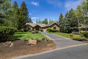 19574 Green Lakes Loop, Bend, OR 97702 - Photo 3