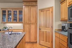 19574 Green Lakes Loop, Bend, OR 97702 - Photo 11