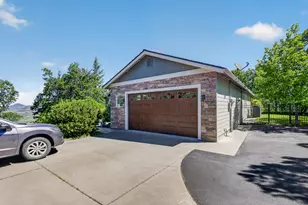 1601 Frank Hill Rd, Ashland, OR 97520 - Photo 35