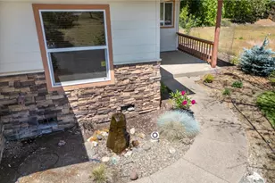 337 Cedar Ridge Dr, Cave Junction, OR 97523 - Photo 5