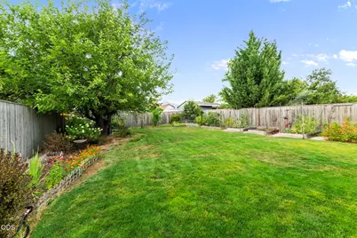 3775 Sidney Way, Medford, OR 97504 - Photo 9