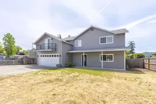 196 Nadine Ln, Central Point, OR 97502 - Photo 53