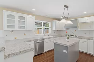 196 Nadine Ln, Central Point, OR 97502 - Photo 3