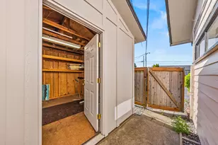 542 Pacific Ave, Brookings, OR 97415 - Photo 53