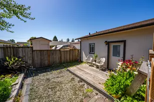 542 Pacific Ave, Brookings, OR 97415 - Photo 41