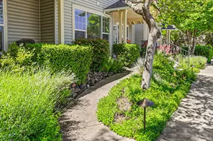 818 Pavilion Pl, Ashland, OR 97520 - Photo 3