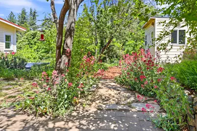610 Beach Street, Ashland, OR 97520 - Photo 39