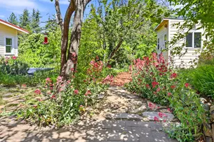 610 Beach St, Ashland, OR 97520 - Photo 39